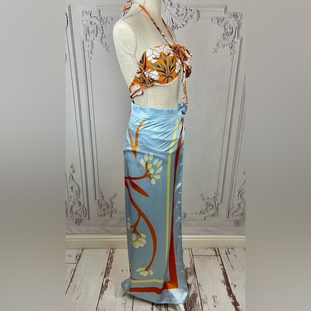 Three Piece-Set Bali Floral Bikini Swimsuit and Pareo Coverup - Picture 8 of 11
